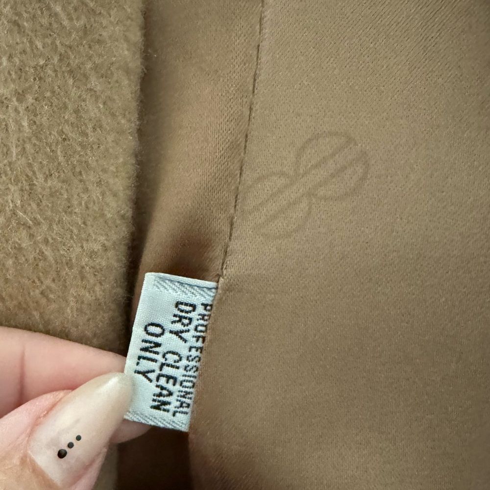 Bill Blass Early 1970s Vintage Fitted Bill Blass Camel Coat - Picture 9 of 14